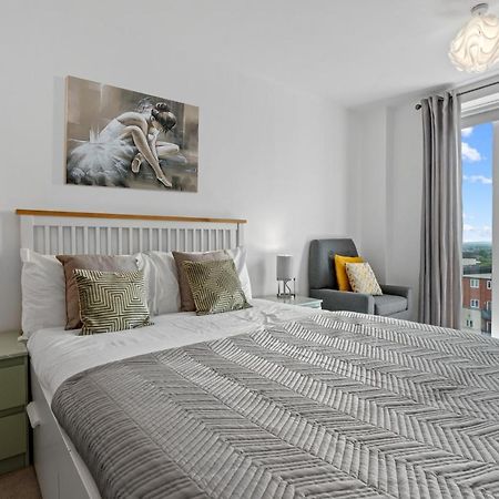 Penthouse Flat In Slough Center Appartement Buitenkant foto