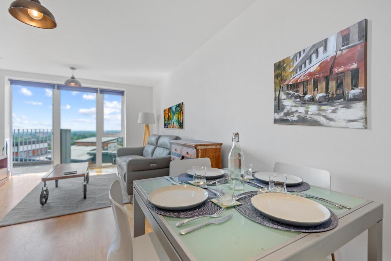 Penthouse Flat In Slough Center Appartement Buitenkant foto